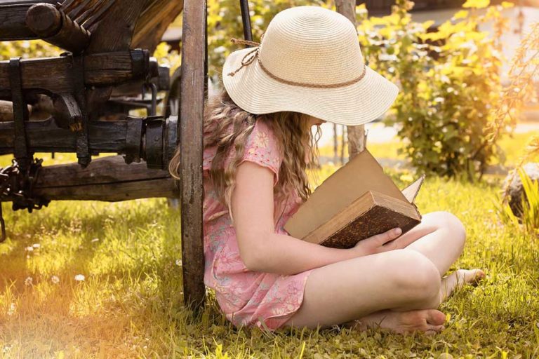 image fille livre