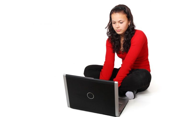 Etudiant ordinateur